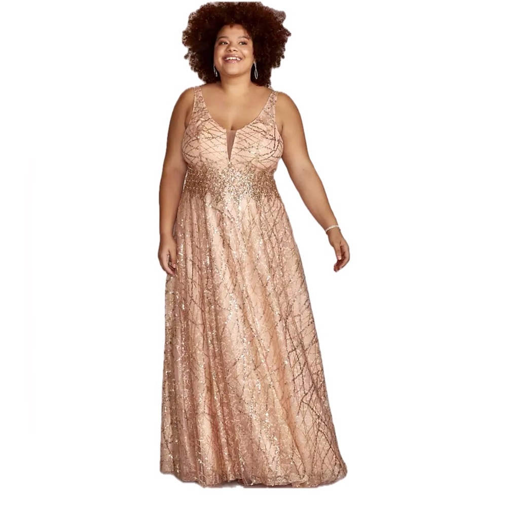 City Triangles Prom Ball Gown Peach Glitter Lace Sleeveless Plunge Juniors 17